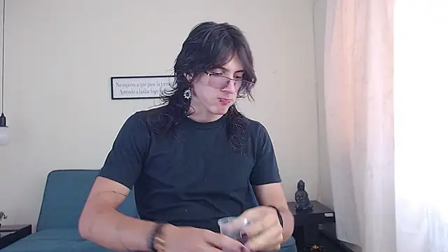 Snapshot of andreey50 chatting on February 19, 2025, 7:59 pm andreey50 online show from February 19, 2025, 7:59 pm