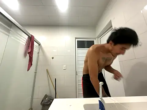 Snapshot of GIOOOO568 chatting on October 22, 2025, 12:33 am GIOOOO568 online show from October 22, 2025, 12:33 am