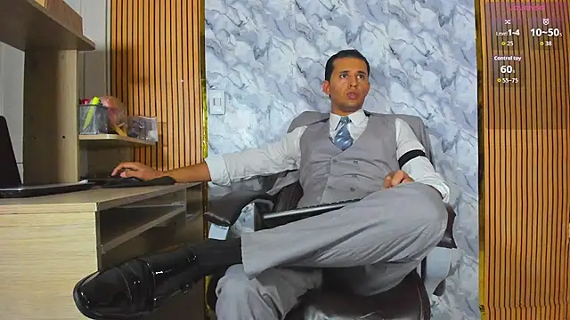 Hideintheoffice online show from June 12, 2026, 12:53 am