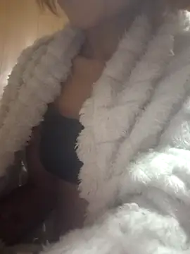 carmelbbyx22 online show from April 10, 2026, 10:53 am