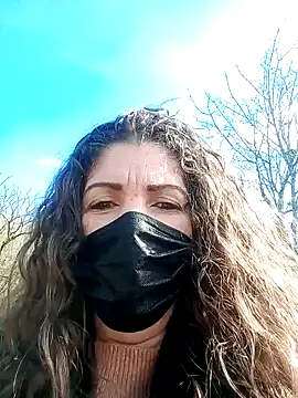 sansan2411 online show from February 12, 2025, 12:44 pm