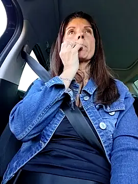 sansan2411 online show from October 18, 2025, 2:07 pm