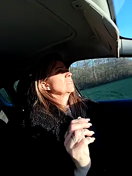 sansan2411 online show from December 17, 2025, 3:07 pm