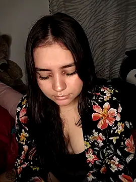 Snapshot of Ema_kraus chatting on March 18, 2025, 6:46 am Ema kraus online show from March 18, 2025, 6:46 am