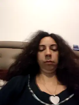 Snapshot of naughty69curls chatting on May 17, 2026, 7:21 pm naughty69curls online show from May 17, 2026, 7:21 pm
