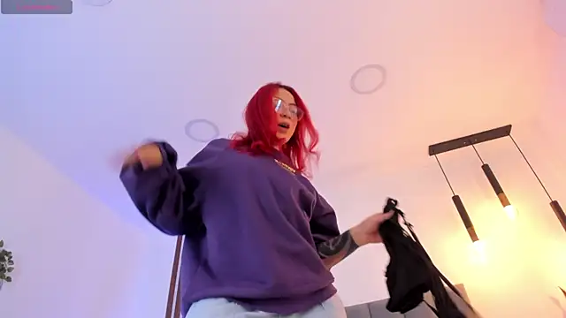 anniemartinezz online show from November 23, 2025, 12:49 pm