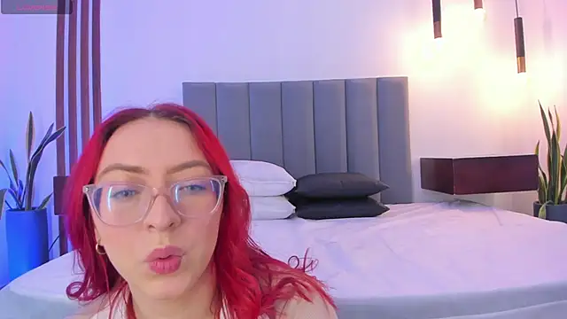 anniemartinezz online show from November 26, 2025, 12:17 pm