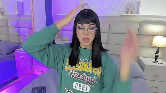 RoseCassie online show from February 15, 2025, 12:43 pm