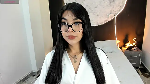 RoseCassie online show from December 15, 2025, 1:26 pm