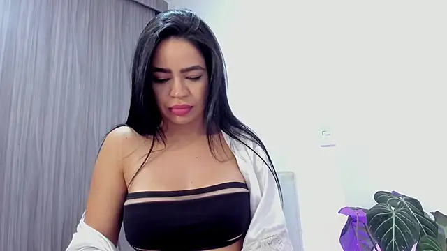 Sara Leblanc online show from February 26, 2025, 3:52 pm