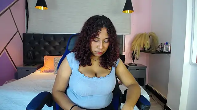 Snapshot of lauraltt chatting on January 19, 2025, 2:04 am lauraltt online show from January 19, 2025, 2:04 am
