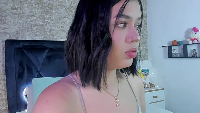 Lily Woodz online show from November 12, 2025, 7:13 pm