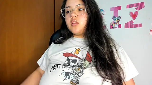 Snapshot of lizzie_c chatting on February 13, 2025, 4:32 am lizzie c online show from February 13, 2025, 4:32 am