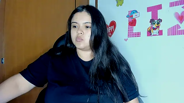 Snapshot of lizzie_c chatting on February 13, 2025, 8:24 pm lizzie c online show from February 13, 2025, 8:24 pm