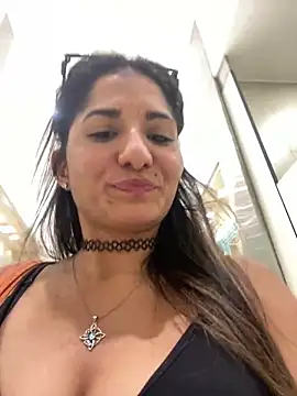 AlejandritaMilano online show from February 24, 2026, 9:02 pm