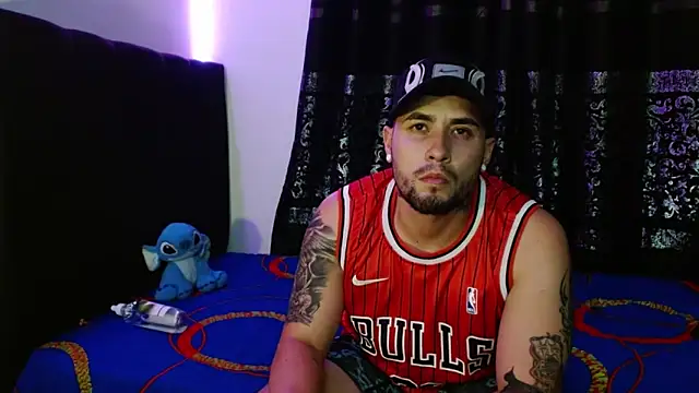 miia-liiam online show from January 7, 2026, 5:32 am