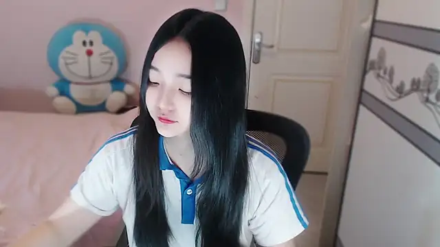 xiao-xiao-D online show from November 24, 2025, 8:47 am