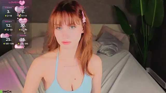 Snapshot of Mollly_Rouge chatting on October 13, 2025, 11:38 pm Mollly Rouge online show from October 13, 2025, 11:38 pm