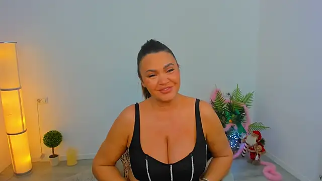 Snapshot of Aileen_Stone chatting on December 2, 2025, 5:41 pm Aileen Stone online show from December 2, 2025, 5:41 pm