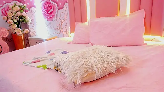 Lily Martinez online show from January 19, 2025, 5:37 am