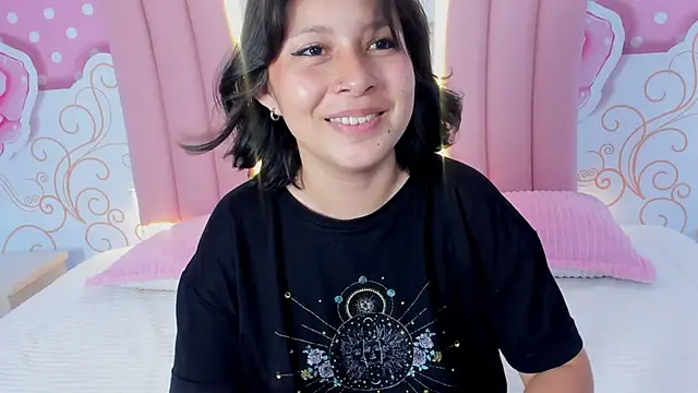 Lily Martinez online show from March 22, 2025, 8:29 am