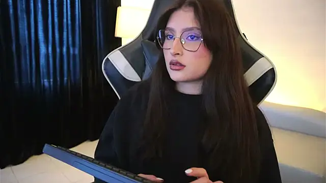 Daisha Riley online show from April 10, 2026, 1:05 pm