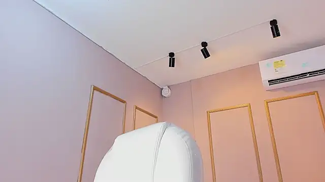 PerlaPreciosa online show from February 25, 2026, 4:00 am