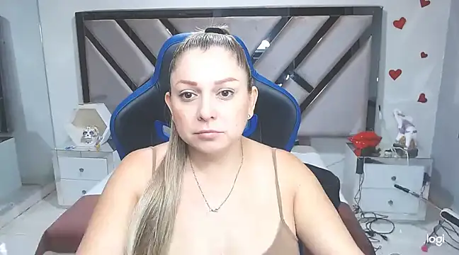 natalia5560 online show from January 21, 2025, 1:32 pm