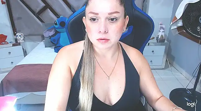 natalia5560 online show from February 9, 2025, 1:35 pm