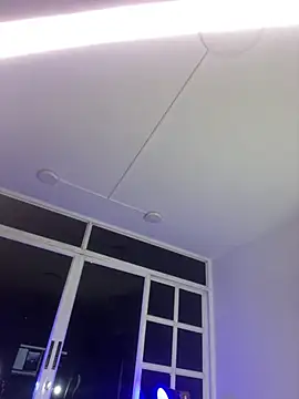 loladupont online show from April 6, 2026, 2:53 am