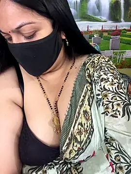 FlatVincy4 online show from November 3, 2025, 4:47 am