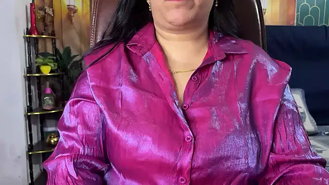 FlatVincy4 online show from March 18, 2026, 9:01 am