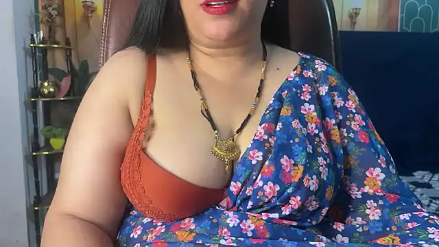 Snapshot of FlatVincy4 chatting on April 19, 2026, 10:03 am FlatVincy4 online show from April 19, 2026, 10:03 am