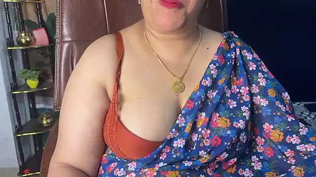 Snapshot of FlatVincy4 chatting on April 29, 2026, 4:55 pm FlatVincy4 online show from April 29, 2026, 4:55 pm
