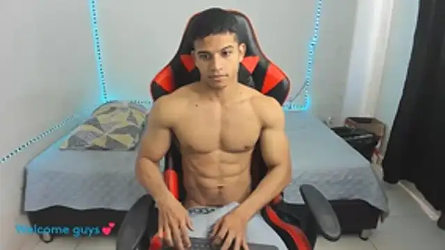 Snapshot of oliver_thompsson7 chatting on December 1, 2025, 6:35 pm oliver thompsson7 online show from December 1, 2025, 6:35 pm