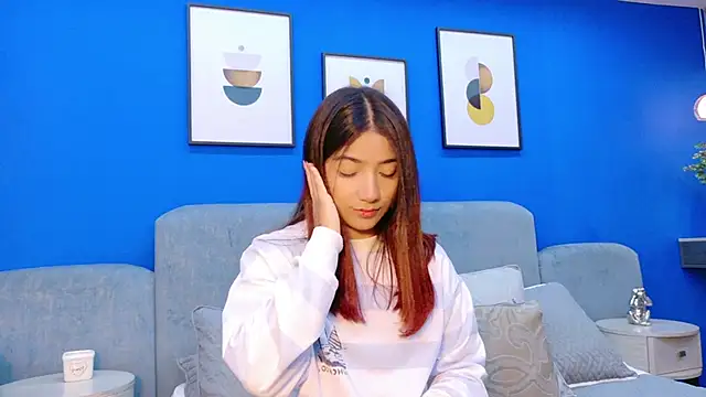 martina roldam online show from February 7, 2026, 8:34 pm