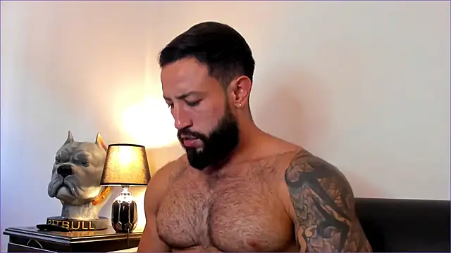 BradLeon  online show from October 4, 2025, 7:34 pm