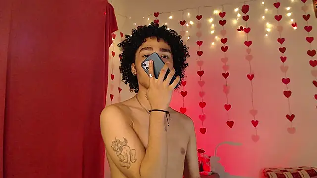 Snapshot of seven7xis chatting on February 14, 2025, 4:58 am seven7xis online show from February 14, 2025, 4:58 am