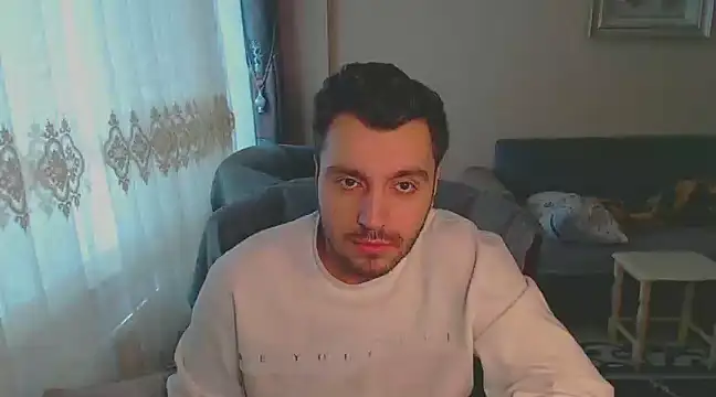 handsomeee04 online show from February 5, 2025, 11:55 am