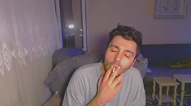 handsomeee04 online show from February 16, 2025, 1:25 am