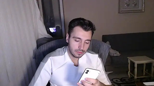 handsomeee04 online show from October 2, 2025, 2:18 am