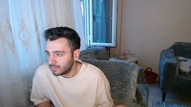 handsomeee04 online show from May 15, 2026, 11:01 pm