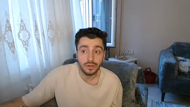 handsomeee04 online show from May 16, 2026, 1:02 am