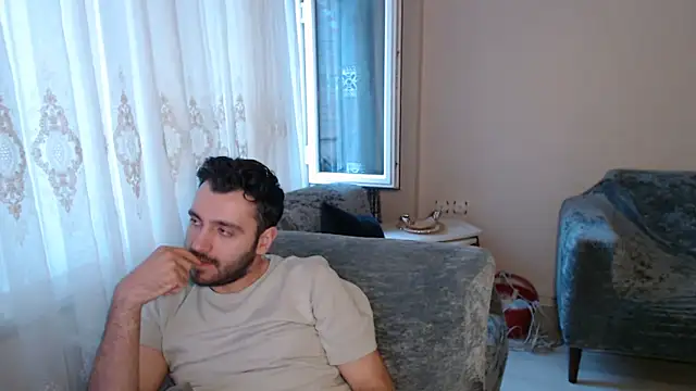handsomeee04 online show from May 22, 2026, 3:13 am