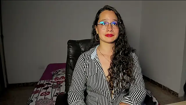 emmaTorres1 online show from February 28, 2025, 11:23 pm