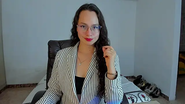 emmaTorres1 online show from March 11, 2025, 9:04 pm