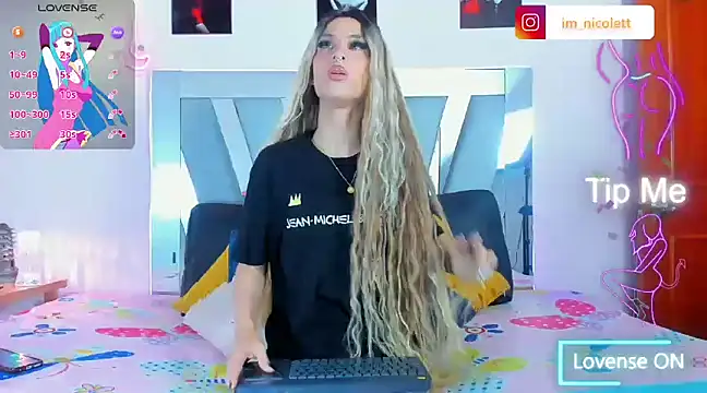 supradoll online show from February 3, 2025, 7:40 am