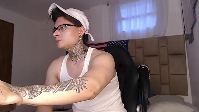 Snapshot of DennisWalkerr chatting on December 31, 2024, 10:23 pm DennisWalkerr online show from December 31, 2024, 10:23 pm