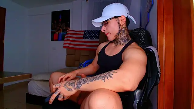 Snapshot of DennisWalkerr chatting on November 8, 2025, 11:47 pm DennisWalkerr online show from November 8, 2025, 11:47 pm