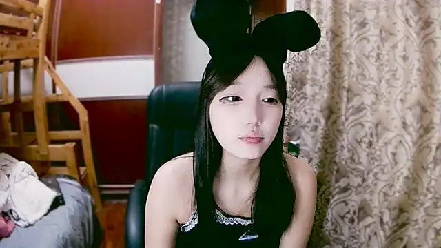 lulu-2002 online show from December 26, 2024, 1:32 pm